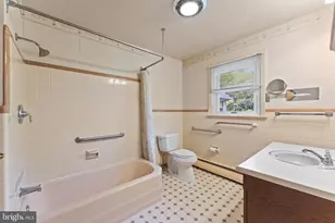 510 Sardaro Ln, Norristown, PA 19401 - Photo 22