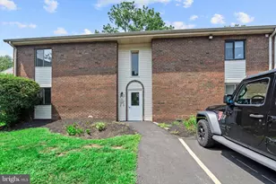 27 Hatters Ct, Hatboro, PA 19040 - Photo 2