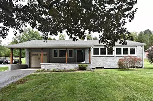 1066 Manatawny St, Pottstown, PA 19464 - Photo 2