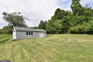 1066 Manatawny St, Pottstown, PA 19464 - Photo 34