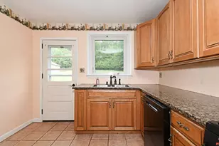 1066 Manatawny St, Pottstown, PA 19464 - Photo 8