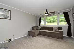 1066 Manatawny St, Pottstown, PA 19464 - Photo 10