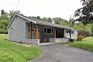 1066 Manatawny St, Pottstown, PA 19464 - Photo 4