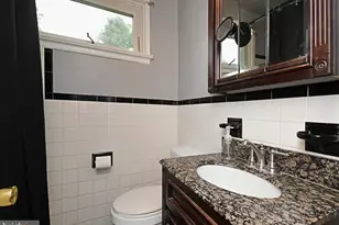 1066 Manatawny St, Pottstown, PA 19464 - Photo 14