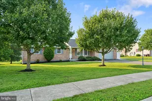 2586 Cherry Ct, Gilbertsville, PA 19525 - Photo 2