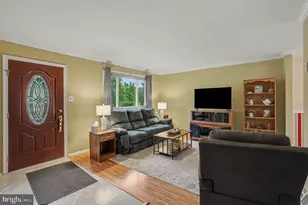 729 Holly Dr, Pottstown, PA 19464 - Photo 10