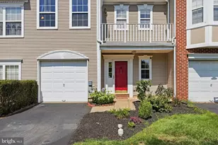 10 Saddle Ct, Schwenksville, PA 19473 - Photo 2