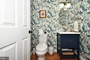 313 W 3rd Ave, Conshohocken, PA 19428 - Photo 24