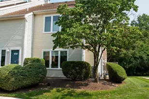 404 Colettes Ct, North Wales, PA 19454 - Photo 2