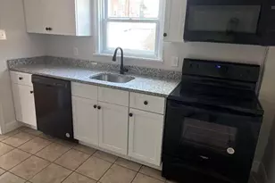 566 E High St, Pottstown, PA 19464 - Photo 2