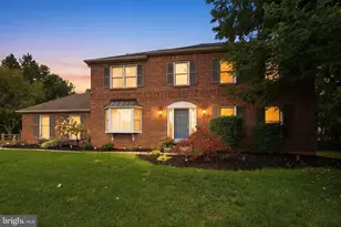 30 Creekside Ct, Gilbertsville, PA 19525 - Photo 2
