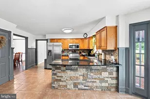 30 Creekside Ct, Gilbertsville, PA 19525 - Photo 12