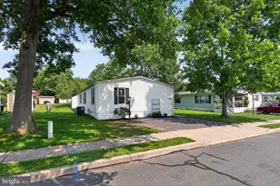 678 Walnut Ct, Red Hill, PA 18076 - Photo 2