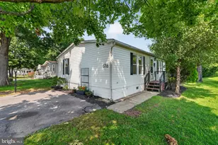 678 Walnut Ct, Red Hill, PA 18076 - Photo 1