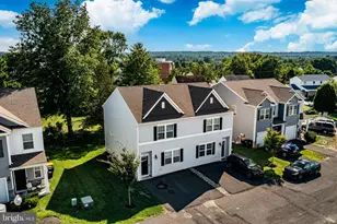 909 Still Waters, Pennsburg, PA 18073 - Photo 2