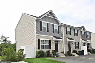 15 Castle Dr, Gilbertsville, PA 19525 - Photo 6