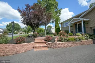 126 Surrey Ln, Harleysville, PA 19438 - Photo 8