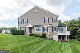 242 Hillstone Cir, Souderton, PA 18964 - Photo 2