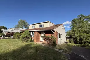 1419 Arline Ave, Abington, PA 19001 - Photo 2