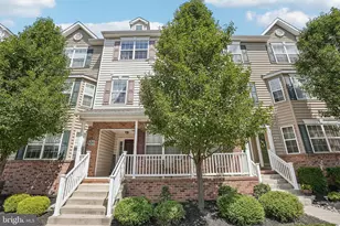 3014 Davenport Wy, Pennsburg, PA 18073 - Photo 2