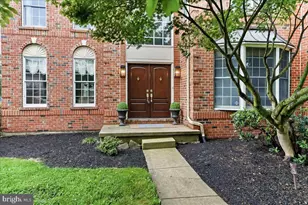 1104 Goshawk Cir, Audubon, PA 19403 - Photo 4