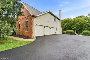 1104 Goshawk Cir, Audubon, PA 19403 - Photo 44