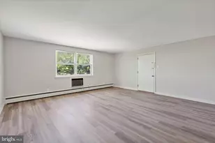 500 Manor House Ln, Willow Grove, PA 19090 - Photo 8