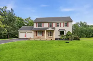 107 Diane Cir, West Norriton, PA 19403 - Photo 2