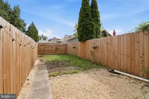 15 Coates St, Bridgeport, PA 19405 - Photo 18