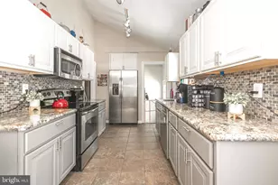 193 Hoover Ave, Eagleville, PA 19403 - Photo 6
