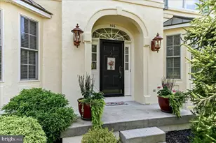 506 Championship Dr, Harleysville, PA 19438 - Photo 2