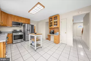 735 E Township Line Rd, Blue Bell, PA 19422 - Photo 8