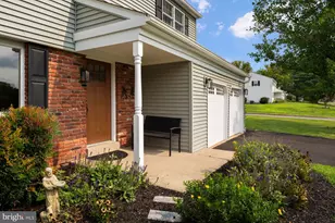 1908 Rampart Ln, Lansdale, PA 19446 - Photo 2