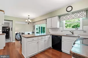301 Grays Ln, Lansdale, PA 19446 - Photo 8