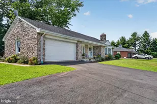 1532 Swamp Pike, Gilbertsville, PA 19525 - Photo 4