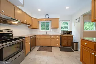 528 Sprague Rd, Penn Valley, PA 19072 - Photo 6