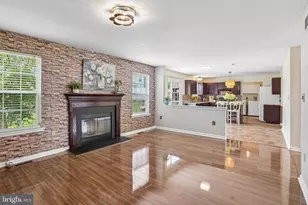 1289 Meadowview Dr, Pottstown, PA 19464 - Photo 6