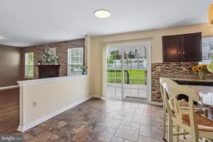 1289 Meadowview Dr, Pottstown, PA 19464 - Photo 10