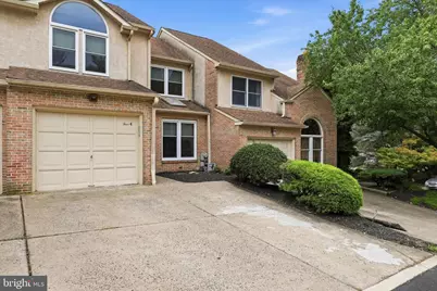 4 Summit Court, Plymouth Meeting, PA 19462 - Photo 2