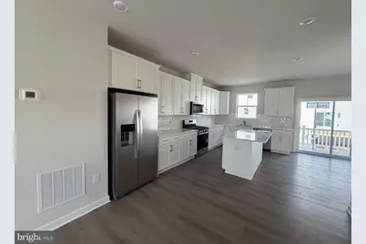 39 E Front Street, Bridgeport, PA 19405 - Photo 12