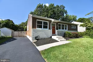 114 Overlook, Willow Grove, PA 19090 - Photo 2