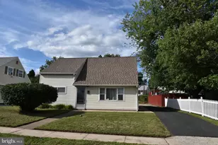 391 W King St, Pottstown, PA 19464 - Photo 2