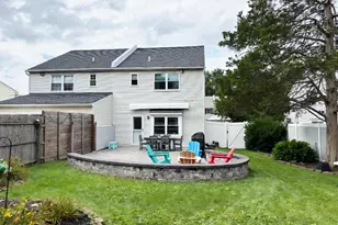 2021 Easter Ave, Harleysville, PA 19438 - Photo 2