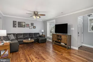 2019 Easter Ave, Harleysville, PA 19438 - Photo 4