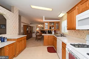 1047 Scenic View Dr, Schwenksville, PA 19473 - Photo 12