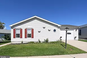1047 Scenic View Dr, Schwenksville, PA 19473 - Photo 1