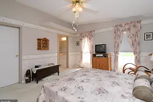 1047 Scenic View Dr, Schwenksville, PA 19473 - Photo 26