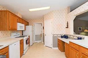 1047 Scenic View Dr, Schwenksville, PA 19473 - Photo 10