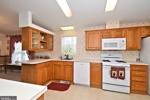1047 Scenic View Dr, Schwenksville, PA 19473 - Photo 14