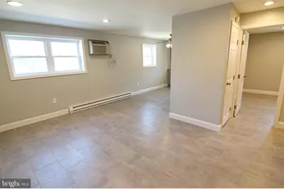 304 W 6th Street #5, Bridgeport, PA 19405 - Photo 2